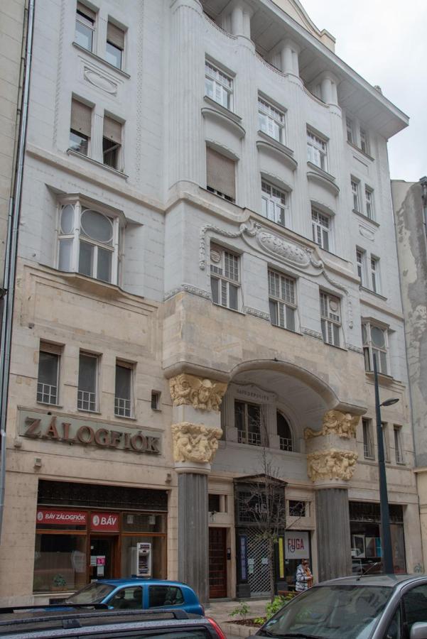 Helios Downtown Martha Apartment Будапеща Екстериор снимка